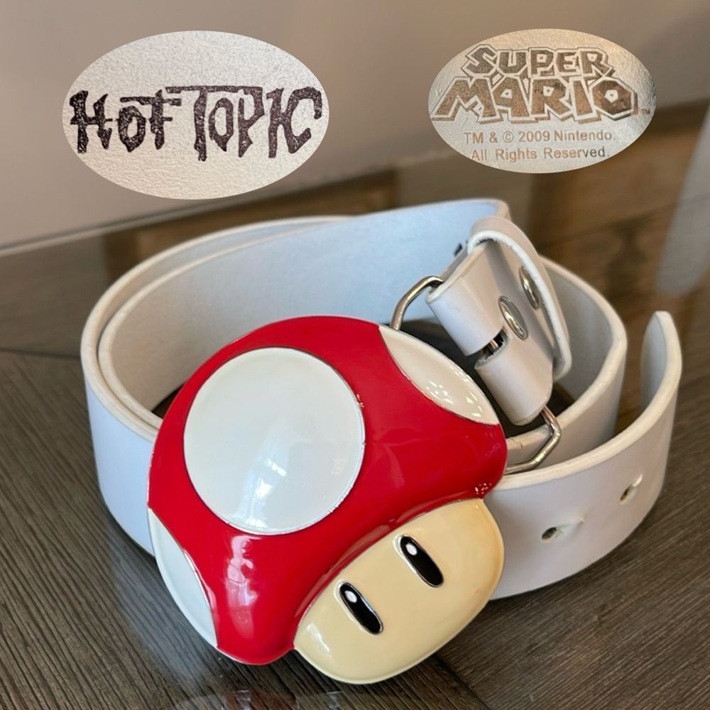 HOT TOPIC Super Mario Toad Enamel Belt Buckle, White Belt Size 34  Fits 35”-39”